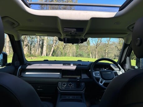 Land Rover Defender XS EDITION PHEV 18