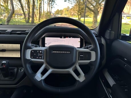 Land Rover Defender XS EDITION PHEV 19