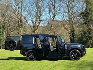 Land Rover Defender XS EDITION PHEV 32