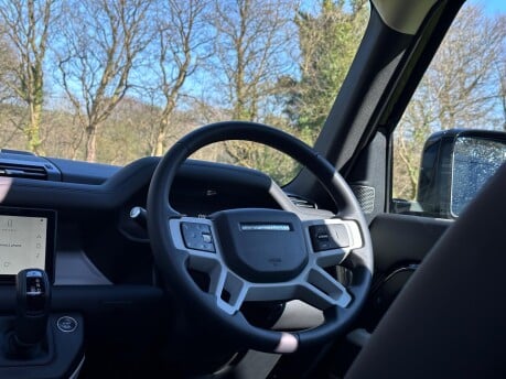 Land Rover Defender XS EDITION PHEV 41