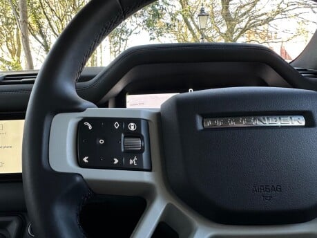 Land Rover Defender XS EDITION PHEV 44