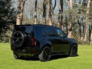 Land Rover Defender XS EDITION PHEV 12
