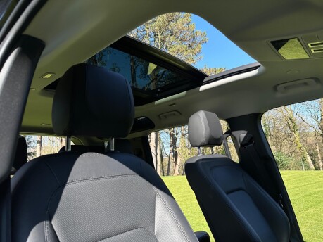 Land Rover Defender XS EDITION PHEV 9