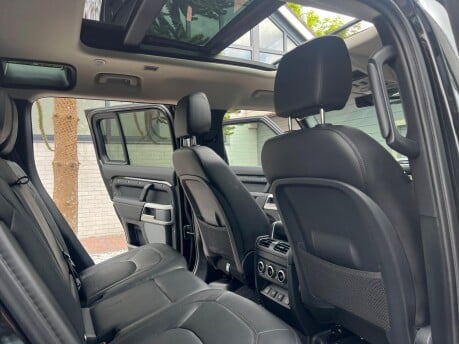 Land Rover Defender XS EDITION PHEV 4