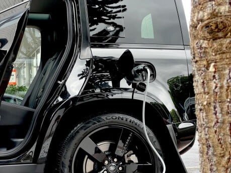Land Rover Defender XS EDITION PHEV 9