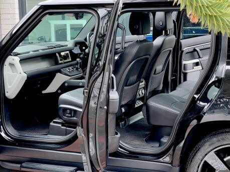 Land Rover Defender XS EDITION PHEV 15