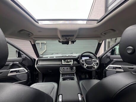 Land Rover Defender XS EDITION PHEV 19