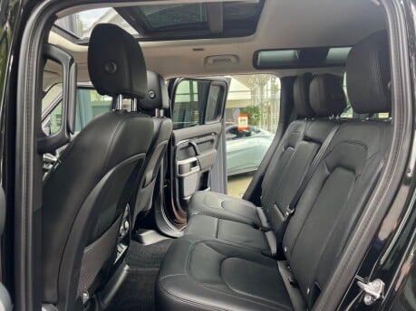 Land Rover Defender XS EDITION PHEV 21