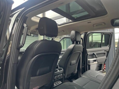 Land Rover Defender XS EDITION PHEV 23