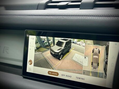 Land Rover Defender XS EDITION PHEV 32