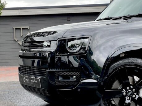 Land Rover Defender XS EDITION PHEV 37