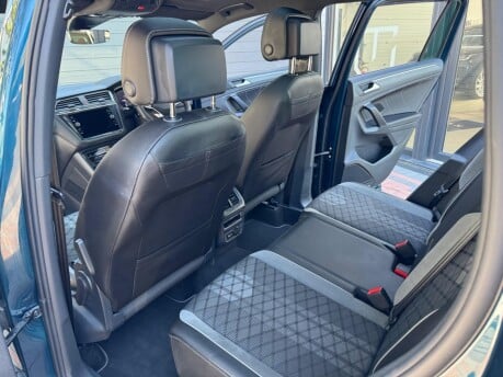 Volkswagen Tiguan R-LINE TDI 4MOTION DSG 43