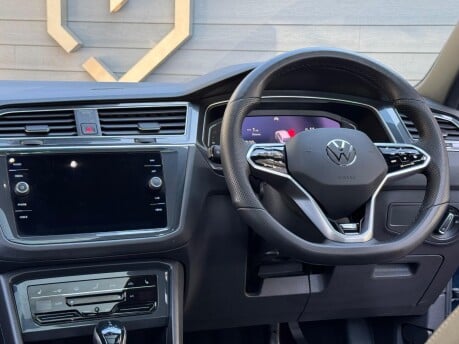 Volkswagen Tiguan R-LINE TDI 4MOTION DSG 5