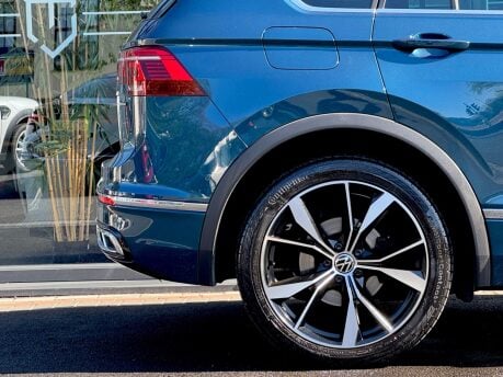 Volkswagen Tiguan R-LINE TDI 4MOTION DSG 28