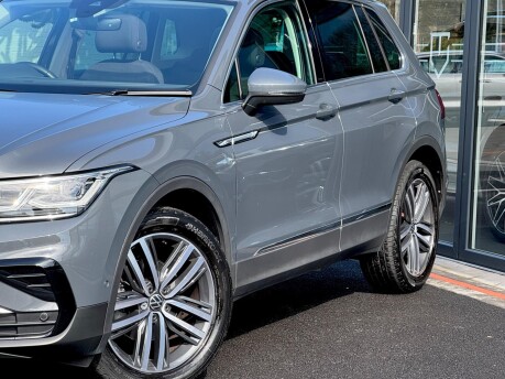 Volkswagen Tiguan ELEGANCE TSI DSG 28