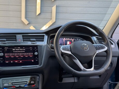 Volkswagen Tiguan ELEGANCE TSI DSG 13