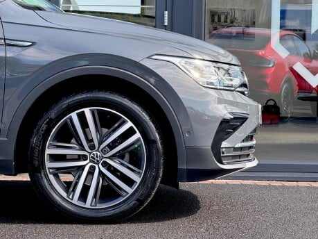 Volkswagen Tiguan ELEGANCE TSI DSG 23