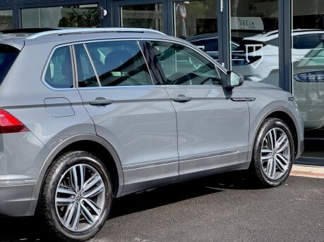 Volkswagen Tiguan ELEGANCE TSI DSG 31