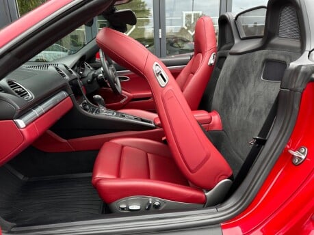 Porsche 718 BOXSTER 10