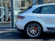 Porsche Macan S PDK 38