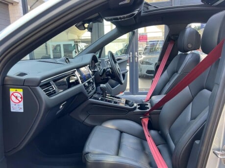 Porsche Macan S PDK 9