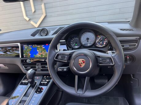 Porsche Macan S PDK 8