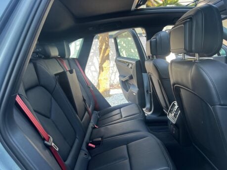 Porsche Macan S PDK 16