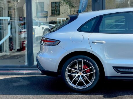 Porsche Macan S PDK 38