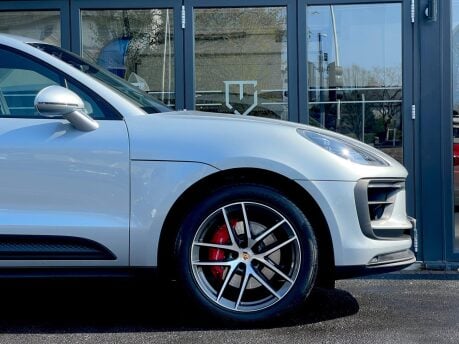 Porsche Macan S PDK 34