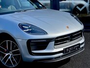 Porsche Macan S PDK 33