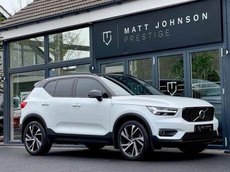 Volvo XC40 T4 R-DESIGN PRO 2