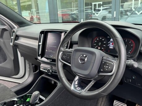 Volvo XC40 T4 R-DESIGN PRO 6
