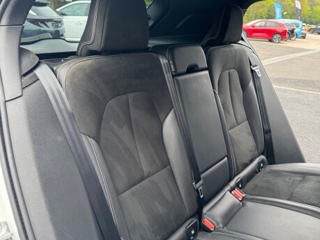 Volvo XC40 T4 R-DESIGN PRO 13