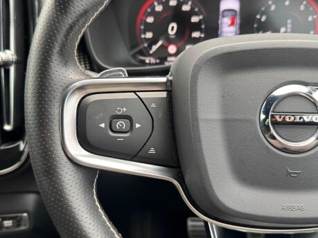 Volvo XC40 T4 R-DESIGN PRO 27