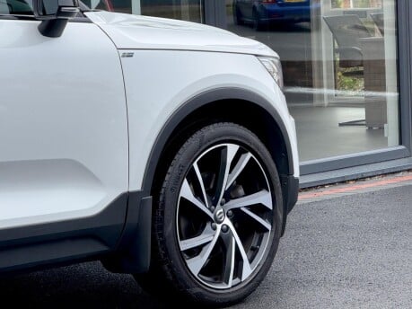 Volvo XC40 T4 R-DESIGN PRO 29