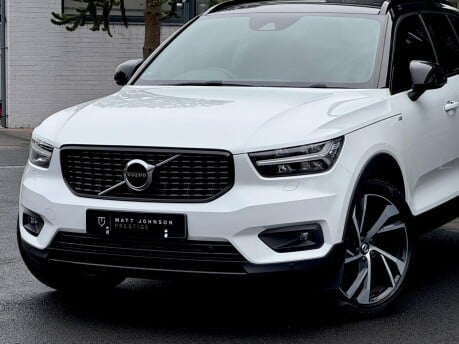 Volvo XC40 T4 R-DESIGN PRO 32