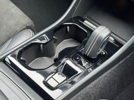 Volvo XC40 T4 R-DESIGN PRO 52