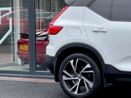 Volvo XC40 T4 R-DESIGN PRO 24