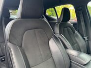 Volvo XC40 T4 R-DESIGN PRO 25