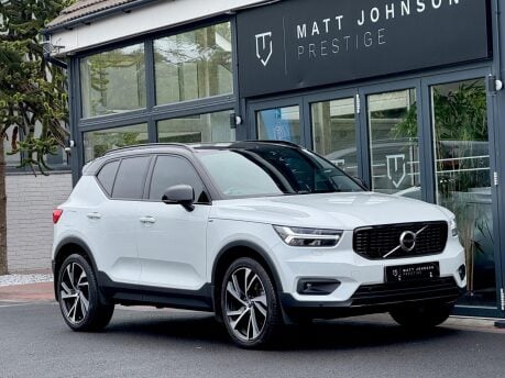 Volvo XC40 T4 R-DESIGN PRO 1
