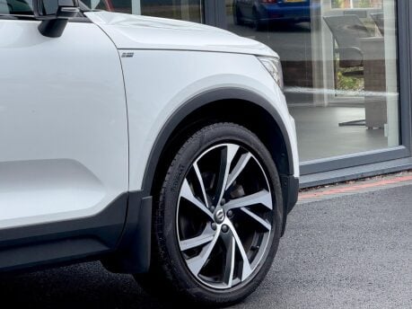 Volvo XC40 T4 R-DESIGN PRO 29