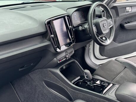 Volvo XC40 T4 R-DESIGN PRO 8