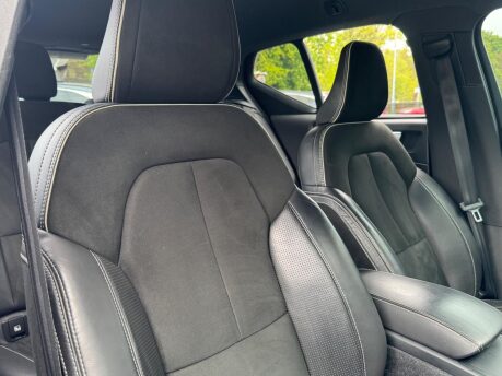 Volvo XC40 T4 R-DESIGN PRO 25