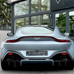 Aston Martin Vantage V8 3