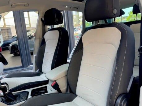 Volkswagen Tiguan ELEGANCE TSI DSG 12