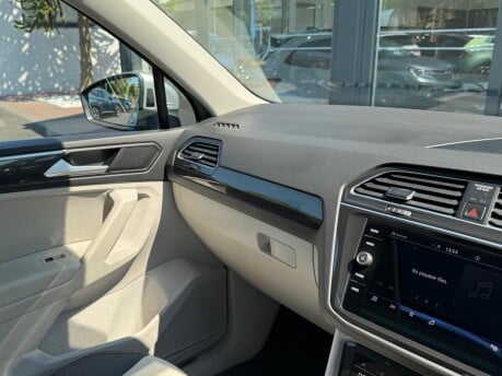 Volkswagen Tiguan ELEGANCE TSI DSG 16