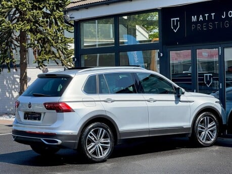 Volkswagen Tiguan ELEGANCE TSI DSG 34
