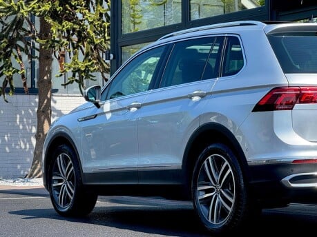 Volkswagen Tiguan ELEGANCE TSI DSG 39