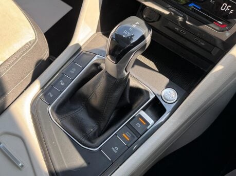 Volkswagen Tiguan ELEGANCE TSI DSG 38