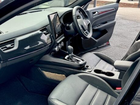 Renault Arkana E-TECH ENGINEERED 9